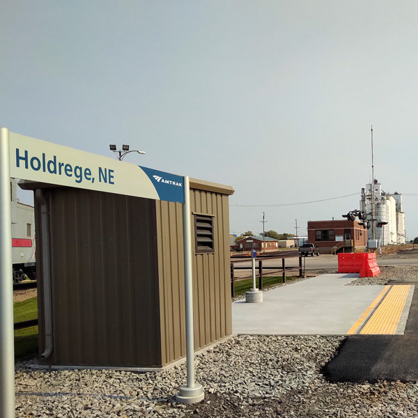 Holdrege, Neb., platform