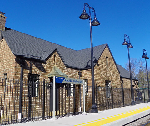 View of the Arcadia, Mo., station from the platform.