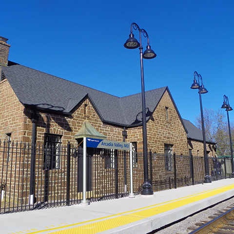 View of the Arcadia, Mo., station from the platform.