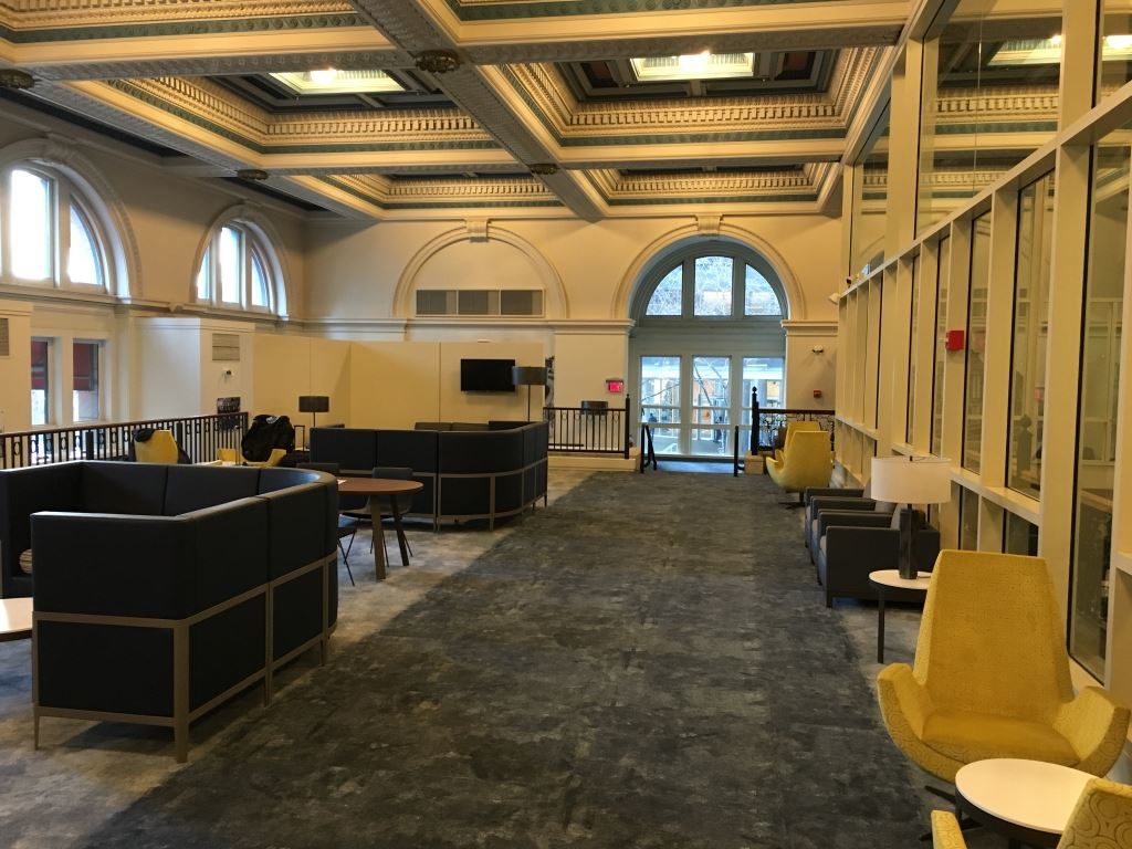 Boston South Station Metropolitan Lounge